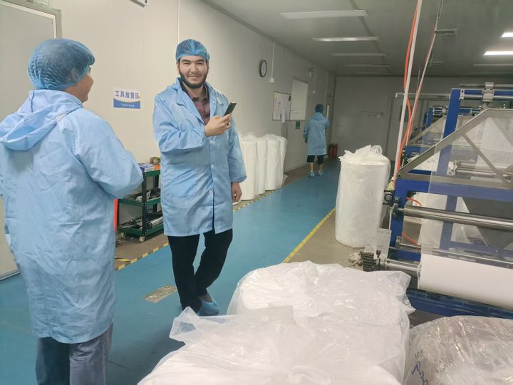 Kanpo Merkataritza Hodei Berriak - Ekialde Ertaineko bezeroek egindako ikuskapena