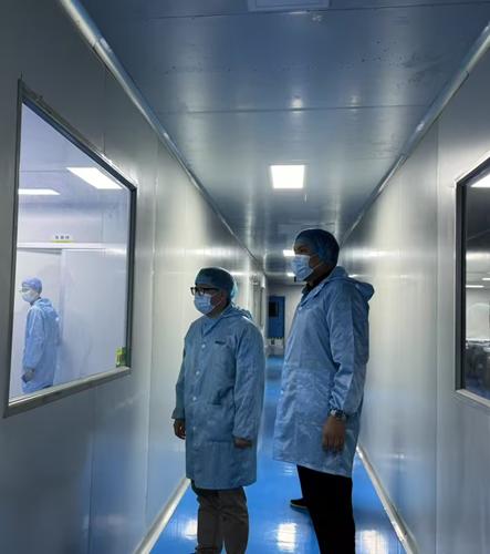 Alemaniako MEDICA Erakusketan gonbidatuaren fabrika bisita; Europako Medikuntza Merkatuan aukera berriak aztertzea